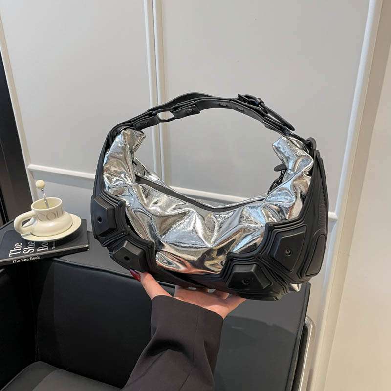 Koyu Renkli Trend Yarım Ay Şek - Women Bags 2026 Trends incelemesi ve fiyatı
